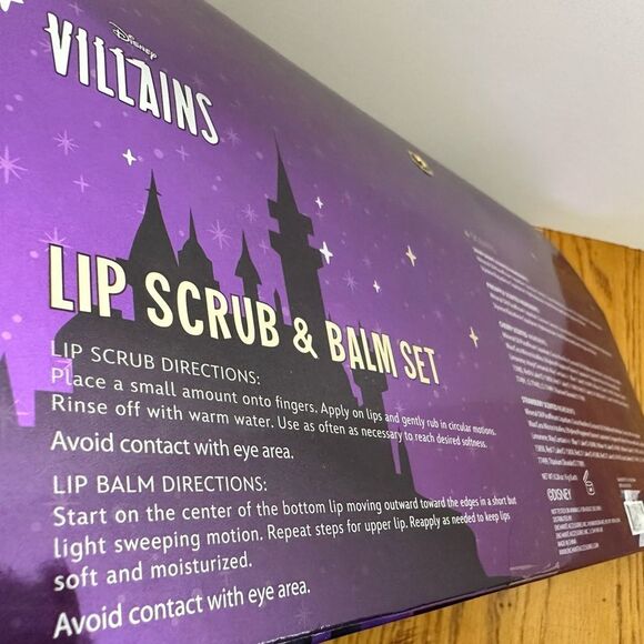 Disney Villains Lip Scrub and Lip balm Set - Picture 4 of 4